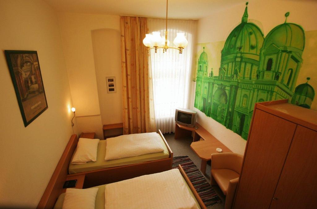 - Am Schloss Bellevue